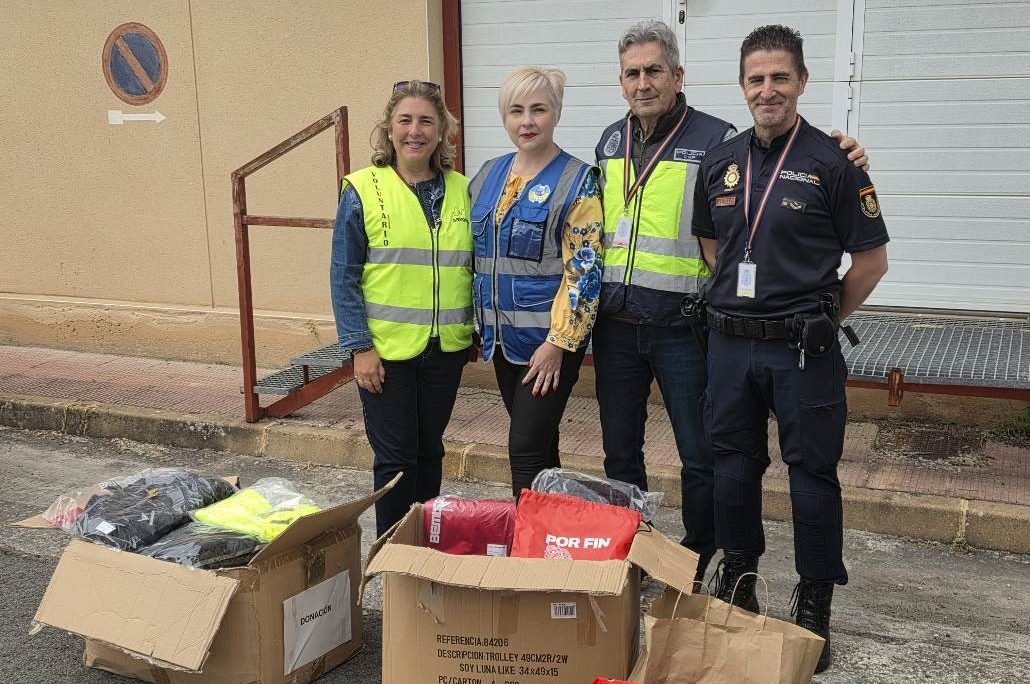 DONACION POLICIA NACIONAL A FAMILIAS UCRANIANAS
