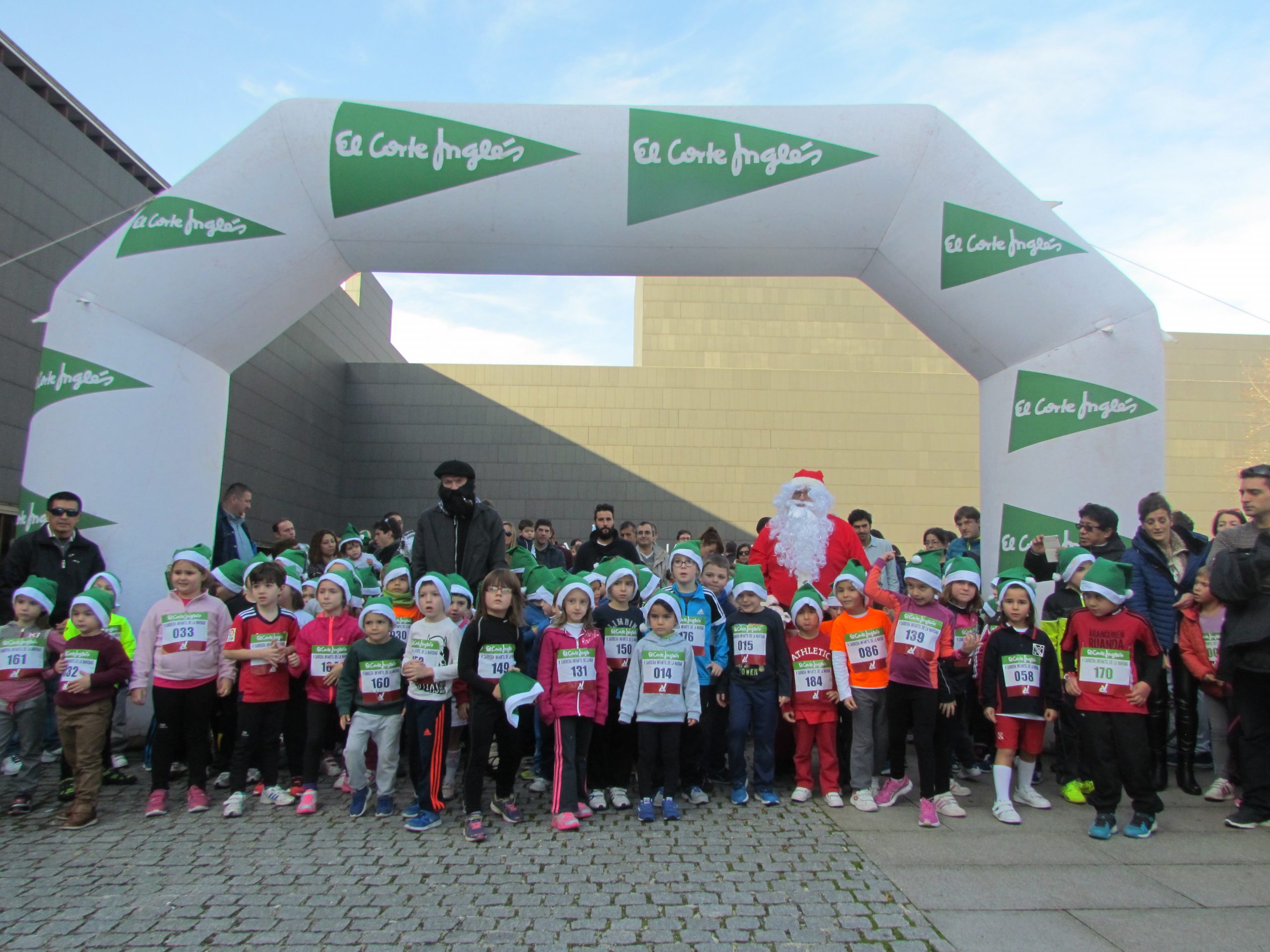 V CARRERA INFANTIL NAVIDAD 2015